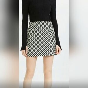 ZARA Mini Skirt Ivory Cream Black Diamond Pattern Size Medium EUC